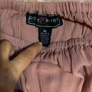 Off shoulders crop top